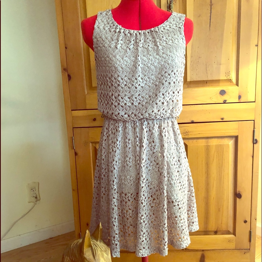 Beige lace dress sz M
